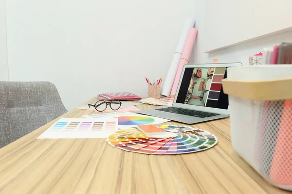 Designer Workplace Modern Laptop Color Palettes — Stock Photo, Image