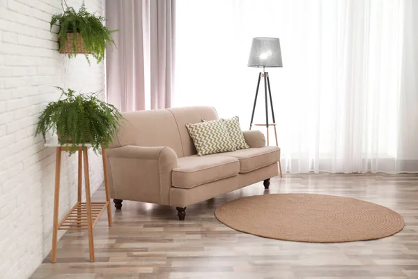 Sofa Modern Yang Nyaman Dengan Gaya Interior Rumah — Stok Foto