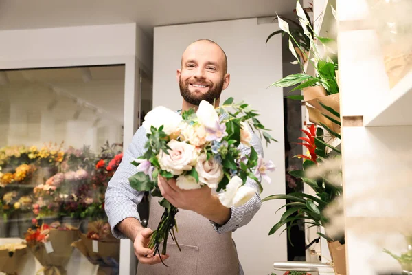 Floristería Profesional Con Ramo Flores Frescas Tienda — Foto de Stock