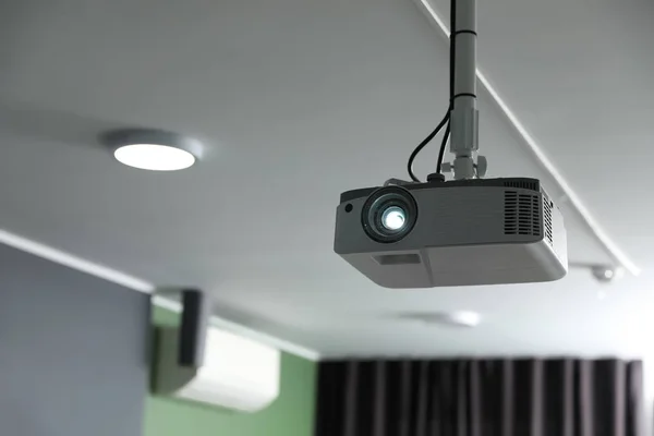 Projecteur Vidéo Moderne Plafond Dans Chambre — Photo