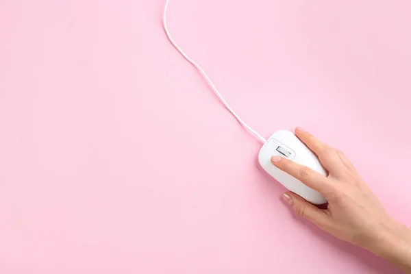 Woman Using Modern Wired Optical Mouse Pink Background Top View — Stock Photo, Image