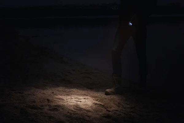 Hombre Con Linterna Caminando Cerca Del Río Por Noche Primer —  Fotos de Stock