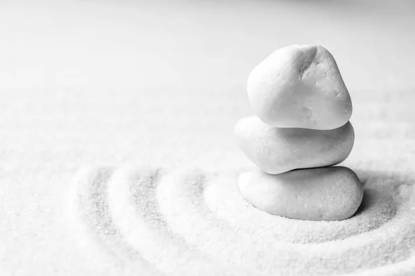 Egy Halom Fehér Homokon Mintával Hely Szövegnek Zen Meditáció Harmónia — Stock Fotó