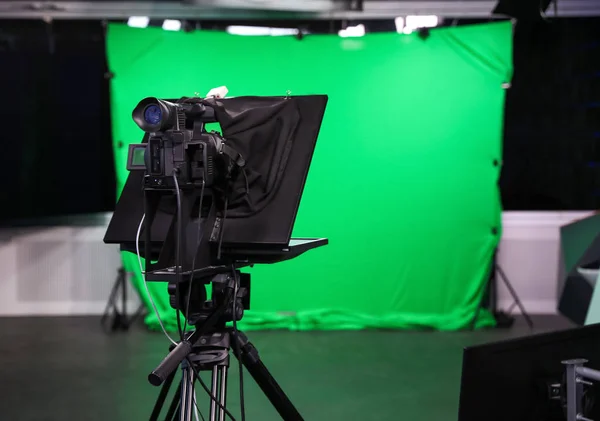 Modern Videofelvétel Stúdió Professzionális Felszereléssel Fókuszálj Kamerára — Stock Fotó