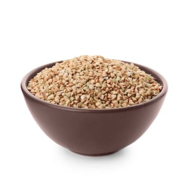 Beyaz kasedeki organik yeşil karabuğday.