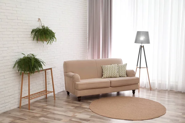 Sofa Modern Yang Nyaman Dengan Gaya Interior Rumah — Stok Foto