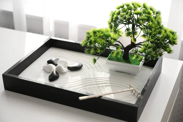Gyönyörű Miniatűr Zen Kert Fehér Asztalon Beltérben — Stock Fotó