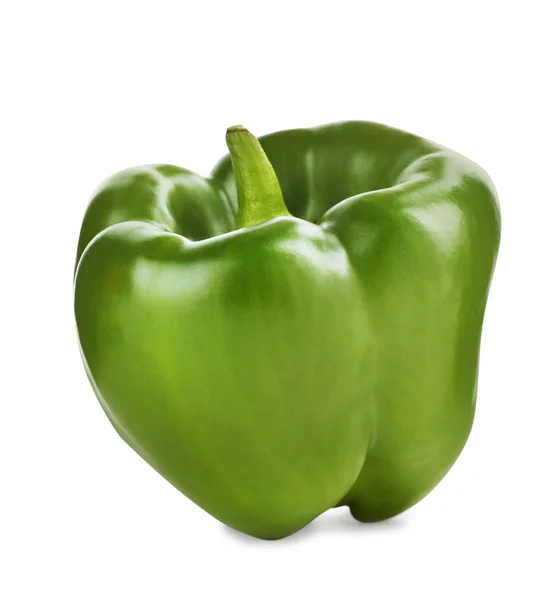 Moden grøn peberfrugt isoleret på hvid - Stock-foto