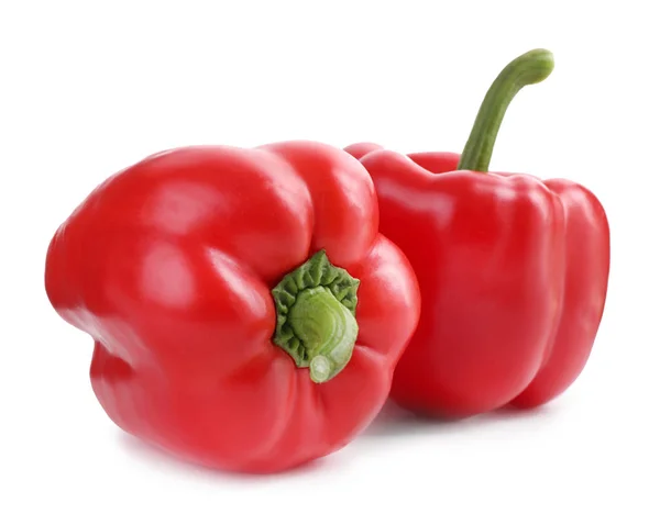 Mogen röd paprika isolerad på vit — Stockfoto