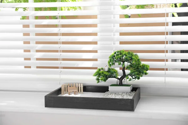 Beau Jardin Zen Miniature Sur Rebord Fenêtre — Photo