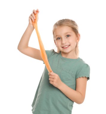 Beyaz arka planda sümüklü küçük kız