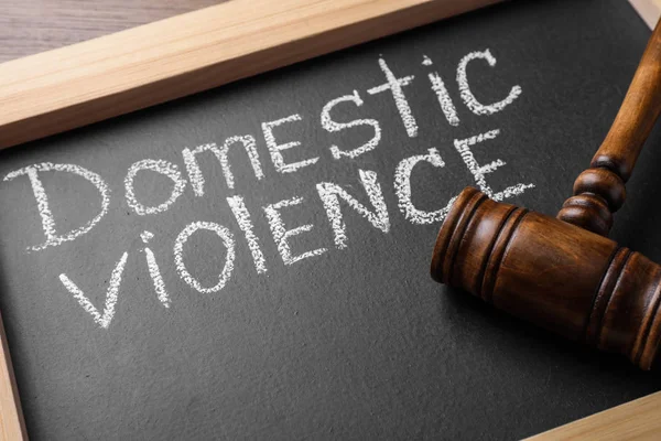 Blackboard Words Domestic Violence Gavel Table — Stock Photo, Image