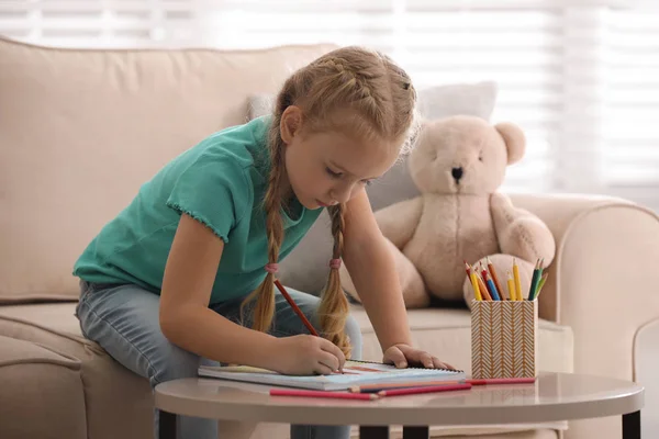 Little Girl Drawing Child Psychotherapist Office — 스톡 사진