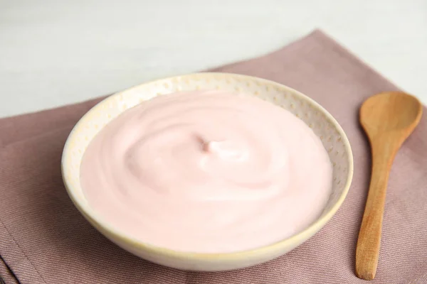 Tasty Organic Yogurt Spoon Fabric — 图库照片