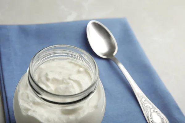 Gustoso Yogurt Biologico Barattolo Vetro Primo Piano Spazio Testo — Foto Stock