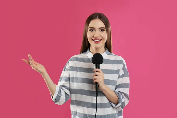 Young Female Journalist Microphone Pink Background — ストック写真