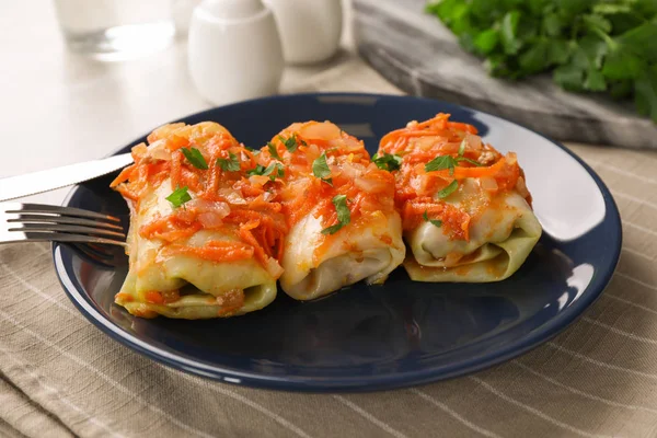 Delicious cabbage rolls served on plate, closeup — Stock Photo, Image