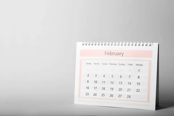 灰色背景的纸质日历，文字空间。 规划圆锥 — 图库照片