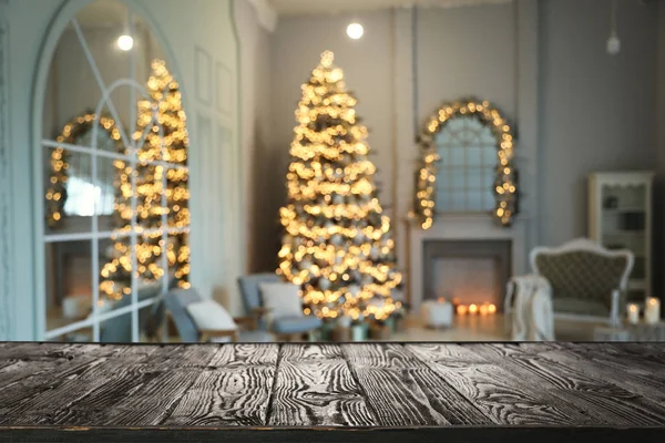 スタイリッシュな家具と美しいクリスとお祭りの部屋のインテリア — ストック写真
