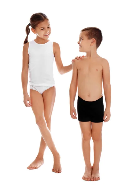 Petits Enfants Mignons Sous Vêtements Sur Fond Blanc — Photo