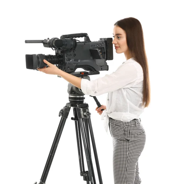 Bediener mit professioneller Videokamera auf weißem Hintergrund — Stockfoto