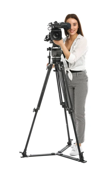 Bediener mit professioneller Videokamera auf weißem Hintergrund — Stockfoto