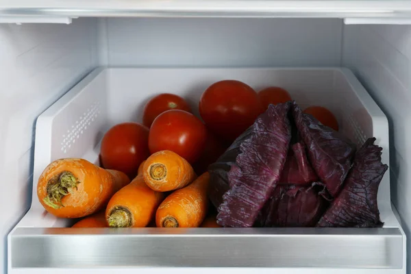 Refrigerador Abierto Lleno Verduras Frescas Primer Plano — Foto de Stock