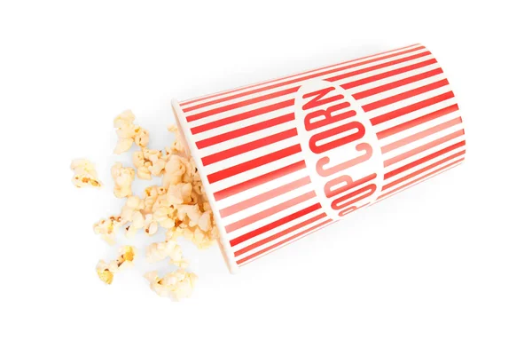 Eimer mit leckerem Popcorn isoliert auf weißem Grund, Ansicht von oben — Stockfoto