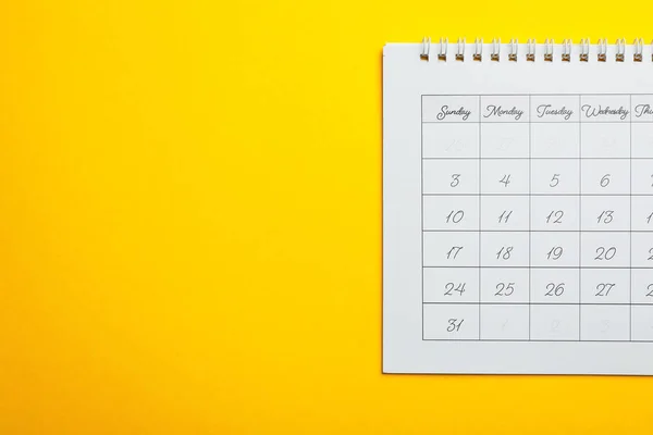 Calendrier Papier Sur Fond Jaune Vue Dessus Espace Pour Texte — Photo