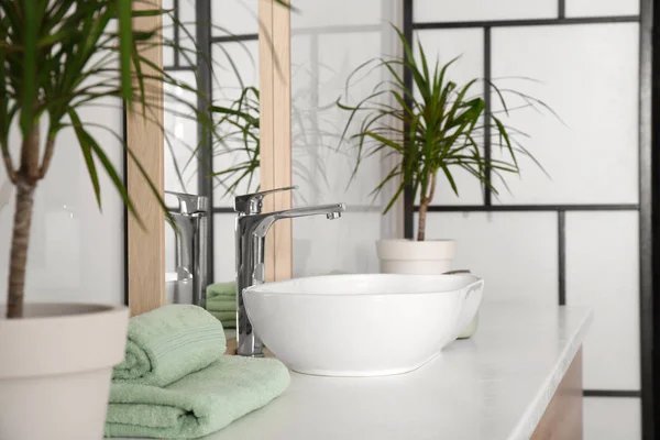 Mirror Vessel Sink Stylish Bathroom — Stock Photo, Image