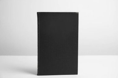 Beyaz arka plan ciltli kitap. Tasarım için boşluk