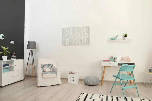 Quarto Infantil Moderno Interior Com Mobiliário Elegante — Fotografia de Stock