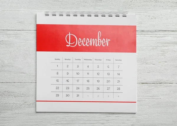 Декабрь Календарь Белом Деревянном Фоне Вид Сверху — стоковое фото