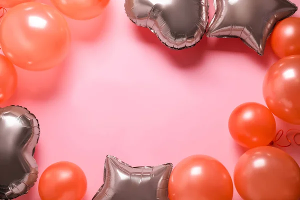 Ballons Colorés Sur Fond Rose Couché Plat Espace Pour Texte — Photo