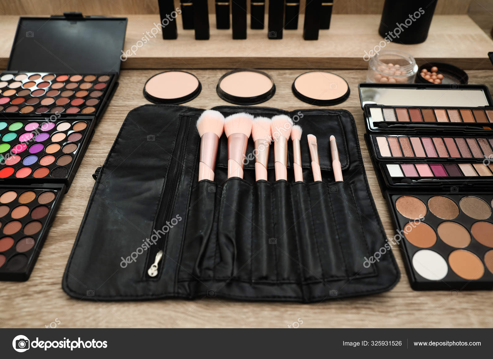 What is in a Professional Makeup Artists Kit