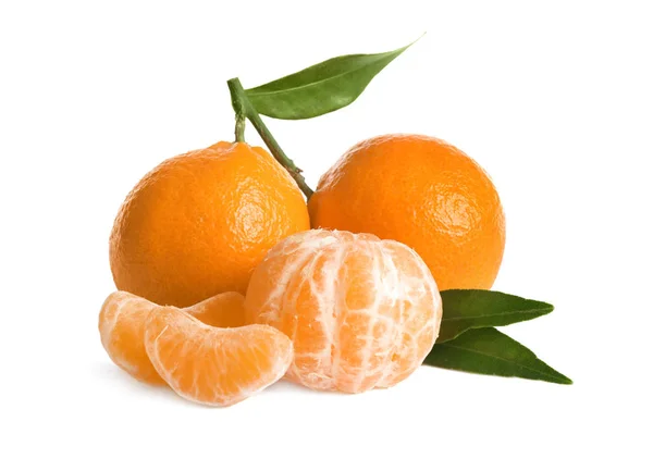 Fresh ripe juicy tangerines isolated on white — Stock Photo, Image