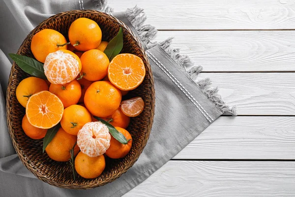 Mandarines Fraîches Mûres Sur Table Bois Blanc Vue Dessus — Photo