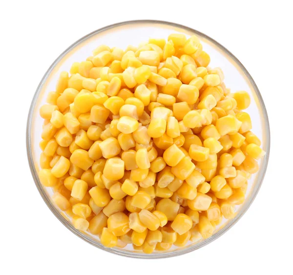 味道鲜美的罐装玉米，独立在白色的顶部视图中 — 图库照片