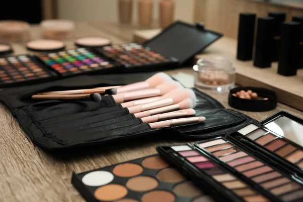 Professionele Make Kunstenaars Werkplek Met Gereedschap Cosmetische Close — Stockfoto