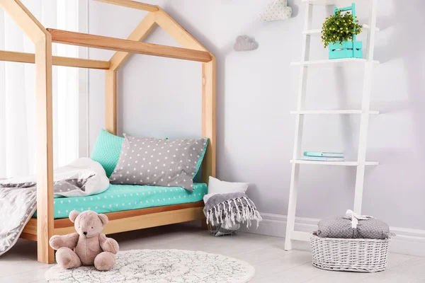 Elegante Habitación Infantil Interior Con Cama Cómoda —  Fotos de Stock