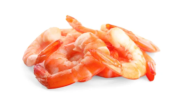 Deliciosos camarones pelados cocidos aislados en blanco —  Fotos de Stock