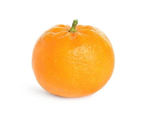 Verse rijpe sappige mandarijn geïsoleerd op wit — Stockfoto