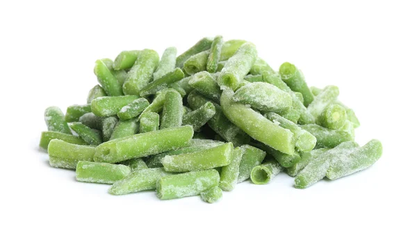 Zmrzlé zelené fazole izolované na bílém. Konzervace zeleniny — Stock fotografie