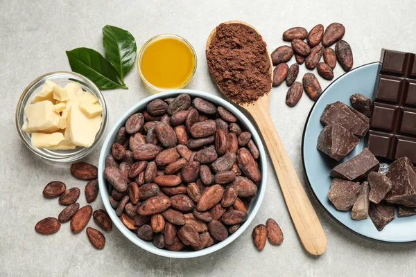 Platt Liggsammansättning Med Ekologiskt Kakaosmör Ljusgrått Bord — Stockfoto