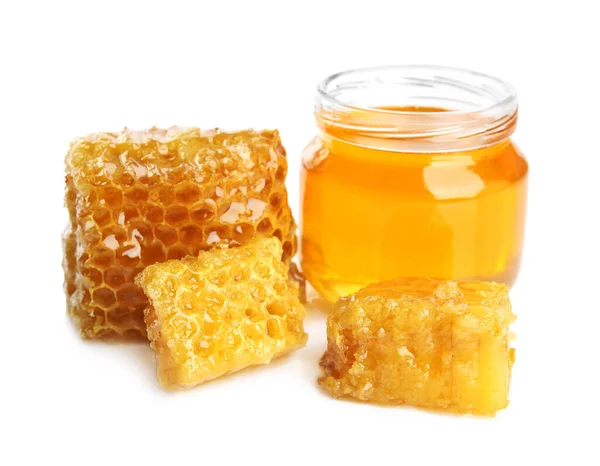 Composição com mel fresco sobre fundo branco — Fotografia de Stock