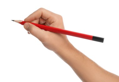 Beyaz arka planda sıradan bir kalem tutan adam, yakın plan