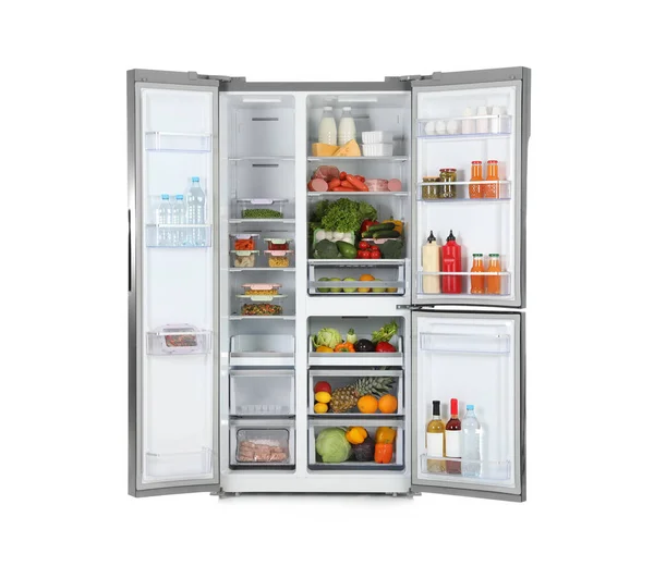 Refrigerador abierto lleno de productos aislados en blanco — Foto de Stock