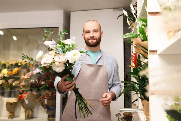 Floristería Profesional Con Ramo Flores Frescas Tienda — Foto de Stock