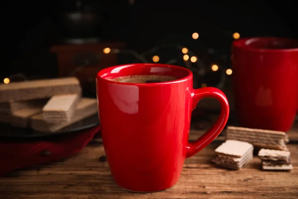 Köstlicher Kaffee Und Waffeln Auf Holztisch — Stockfoto