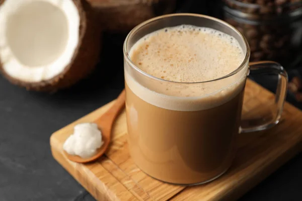 Köstlicher Kaffee Mit Bio Kokosöl Auf Grauem Tisch — Stockfoto